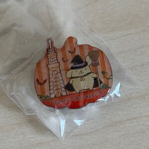 Sanrio Pompompurin Halloween Tokyo Skytree Japan Local Regional City Pin Badge